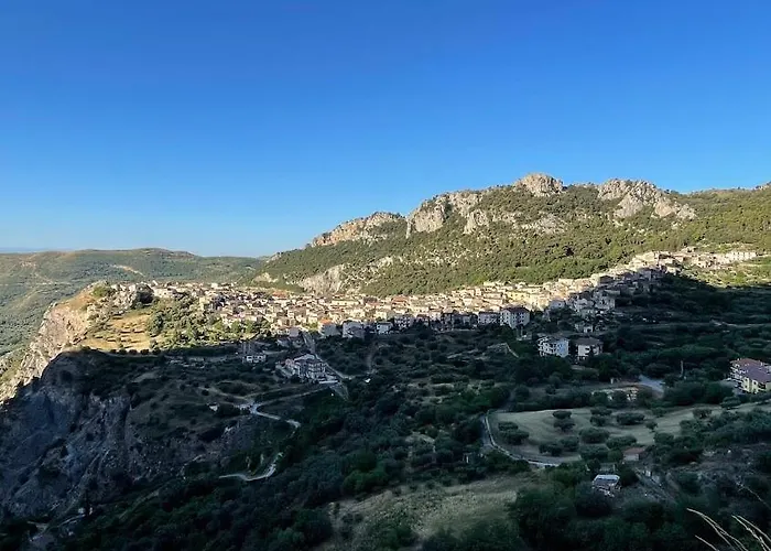 לינה וארוחת בוקר Dhafna 3*