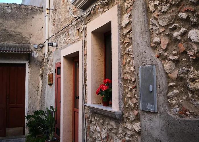 Dhafna Frühstückspension Civita